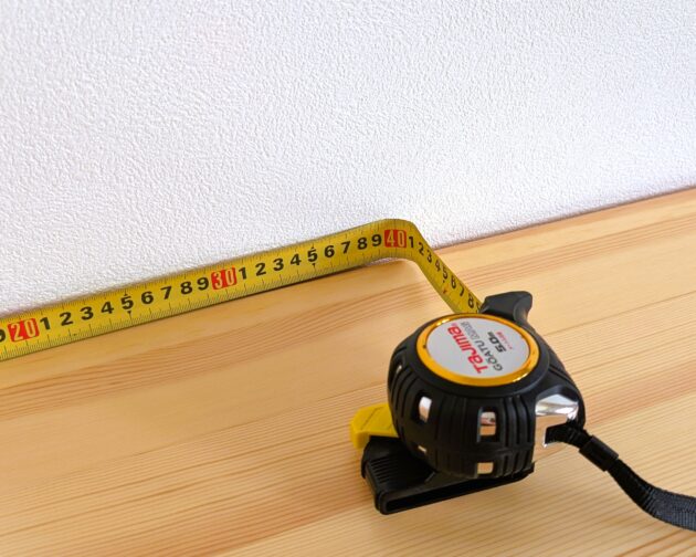 コンベックスのテープが折れ曲がっているところの写真。